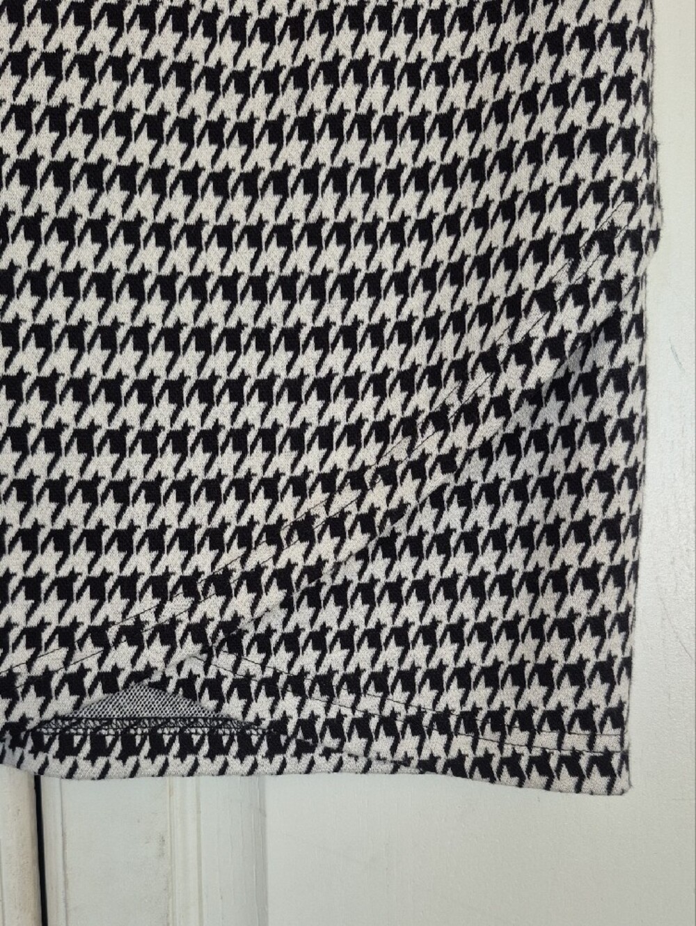 Only Black and White Houndstooth Pencil Skirt - Picture 3 of 6